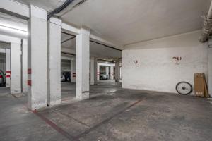 Venta de garaje en Calle Pedro Antonio de Alarcón a 50 metros de Calle Recogidas photo 0