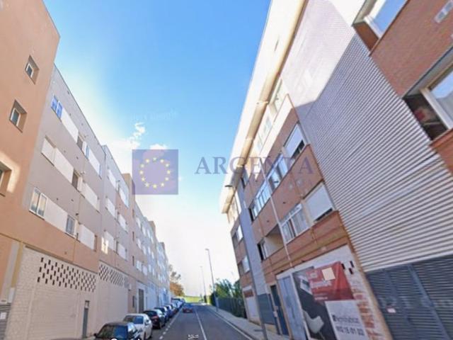 Local En venta en Cáceres photo 0