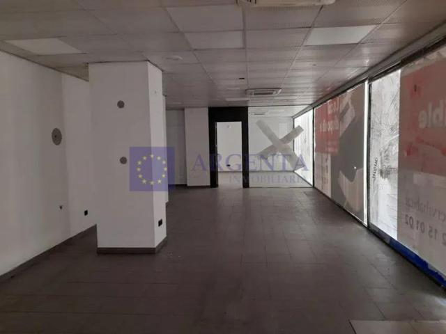 Local En venta en Cáceres photo 0