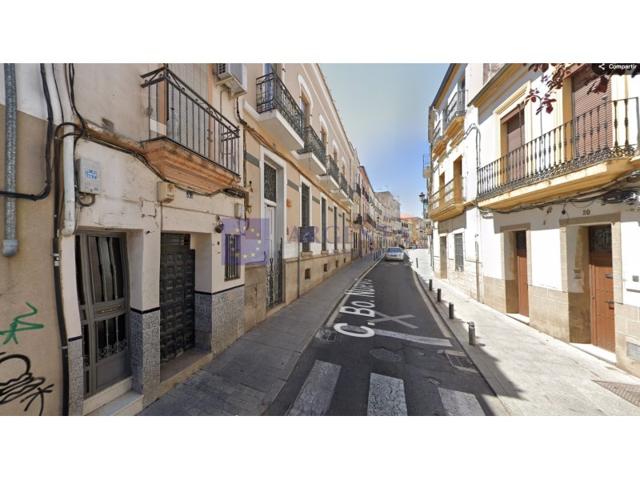 Local En venta en Cáceres photo 0