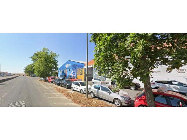 Industrial En venta en Cáceres photo 0