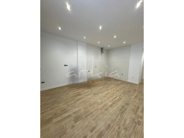 Planta Baja En venta en Mont-Olivet, Valencia photo 0