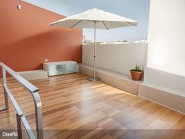 Ático soleado con terraza de 24 m² en la mejor zona marítima de Valencia photo 0