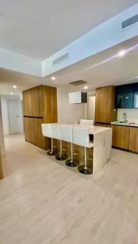 Espacio, elegancia y ubicación en Jaume Roig – Piso reformado de 179 m² con garaje incluido photo 0