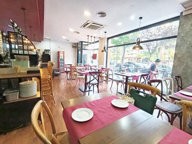 RESTAURANTE EN TRASPASO EN CIUDAD DE LAS CIENCIAS, GRAN TERRAZA, OCASIÓN photo 0