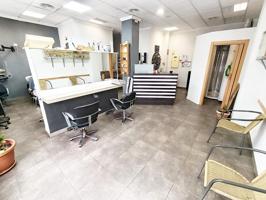 Peluquería + Estética + Barbería en traspaso en pleno centro de Moncada (Valencia) photo 0