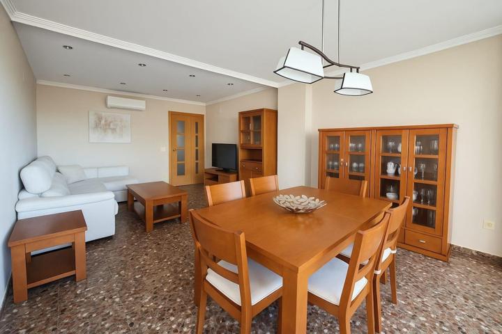 ¡Tu nuevo hogar en Aldaia! 4 habitaciones, balcón, garaje y más..! photo 0