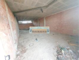 Local Comercial con buena zona aparcamiento photo 0