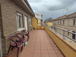 Casa con parcela y piscina en Carbajal de la Legua. photo 0