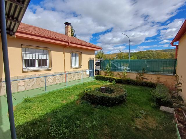 Casa independiente en planta baja con terreno adyacente y a 10 minutos del centro de León photo 0