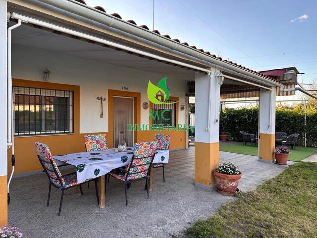 ¡Chalet Independiente con Piscina y Luz – Gran Parcela para Disfrutar al Aire Libre photo 0