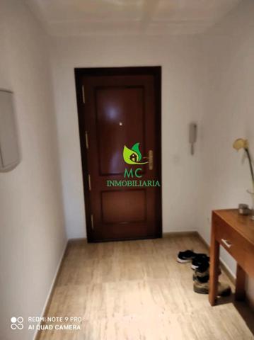 Ático luminoso con garaje cerca del centro – ¡No lo dejes escapar! photo 0