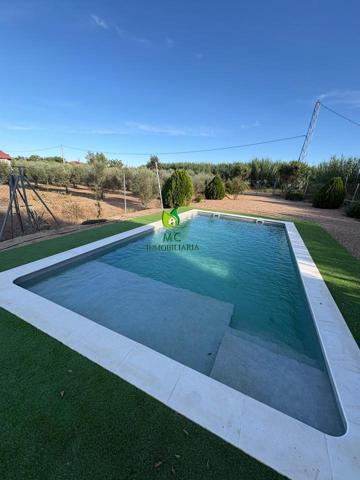 CHALET EN DON BENITO CON PISCINA photo 0
