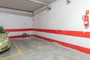 Parking Subterráneo En venta en Gran Via, Granada photo 0