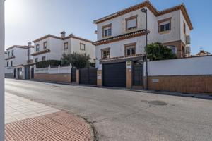 Unifamiliar Pareada En venta en Vega De Granada Zona Sur, Otura photo 0