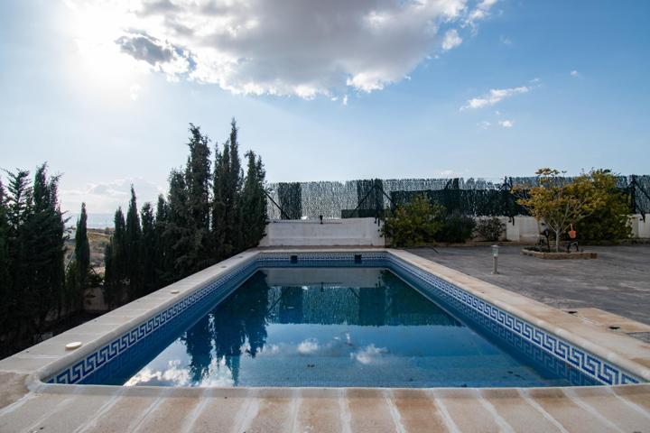 Unifamiliar En venta en Los Altos, La Zubia photo 0