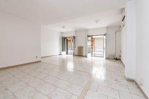 Piso En venta en Centro, Granada photo 0