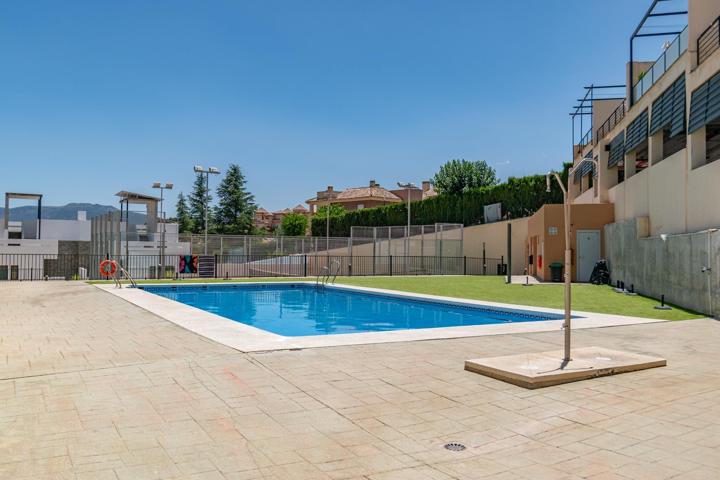 Unifamiliar Pareada En venta en Pedro Verde, Las Gabias photo 0