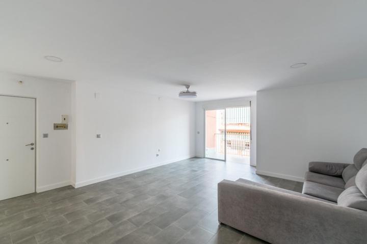 Piso En venta en Ayuntamiento, Albolote photo 0