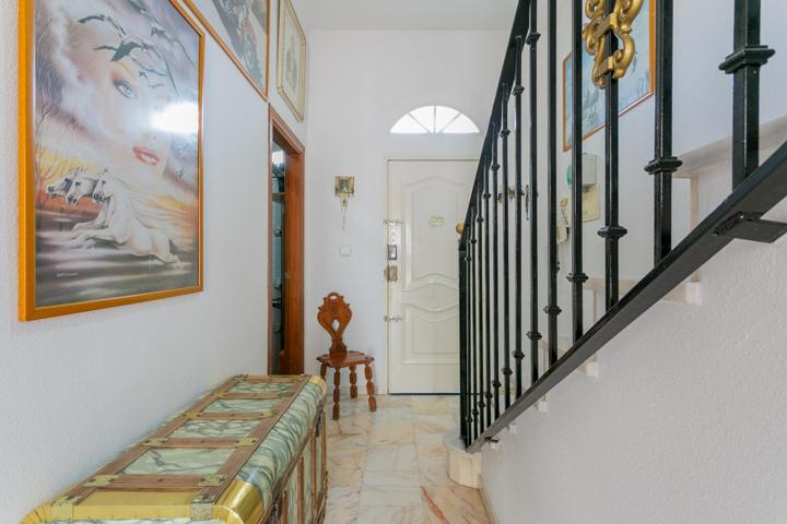 Casa En venta en Vega De Granada Zona Noroeste, Fuente Vaqueros photo 0