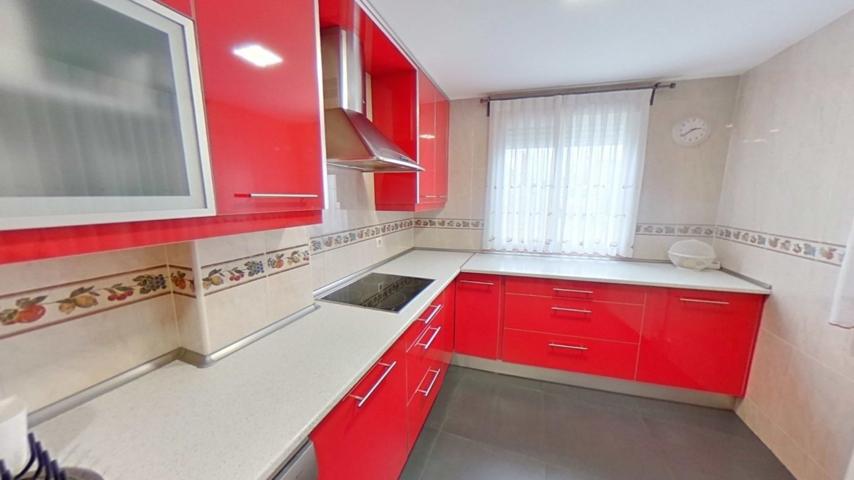 DISPONIBLE precioso chalet adosado de 128m2 utiles y tres habitaciones en Valdeavero photo 0