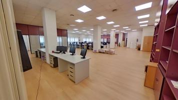 Se ALQUILA OFICINA, perfecta para establecer tu negocio de unos 360 m2, Las Tablas photo 0