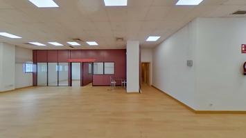 Se ALQUILA OFICINA, perfecta para establecer tu negocio de unos 131 m2 photo 0