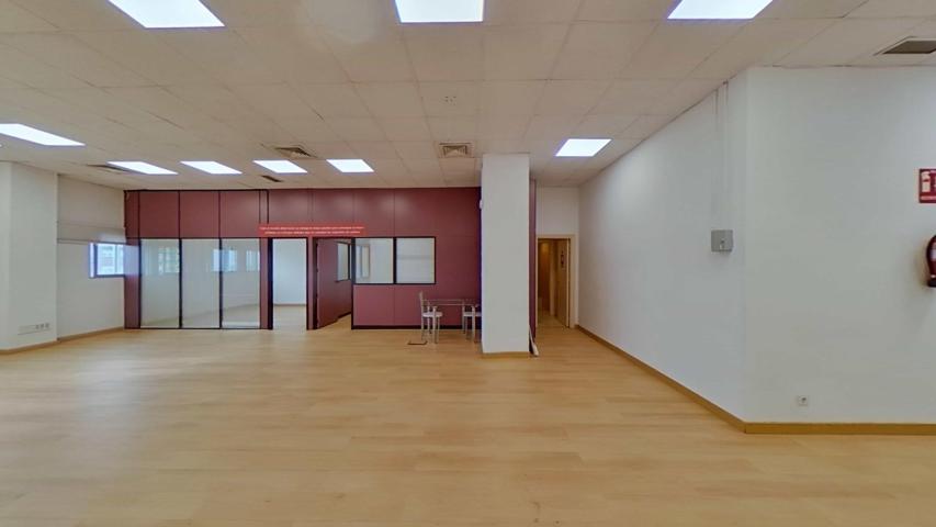 Se ALQUILA OFICINA, perfecta para establecer tu negocio de unos 131 m2 photo 0