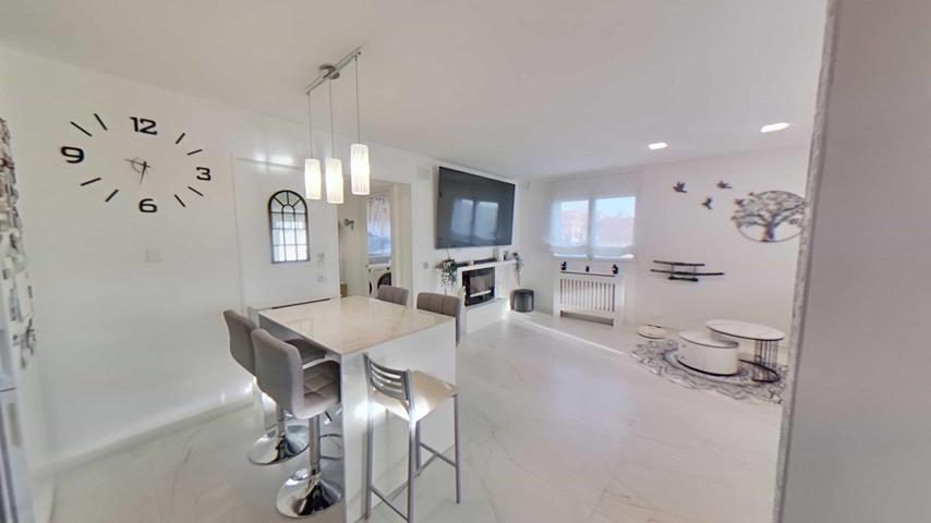 DISOPONIBLE!! Se Vende Espectacular Chalet con piscina en Urb. Montejaral, Loranca de Tajuña. photo 0