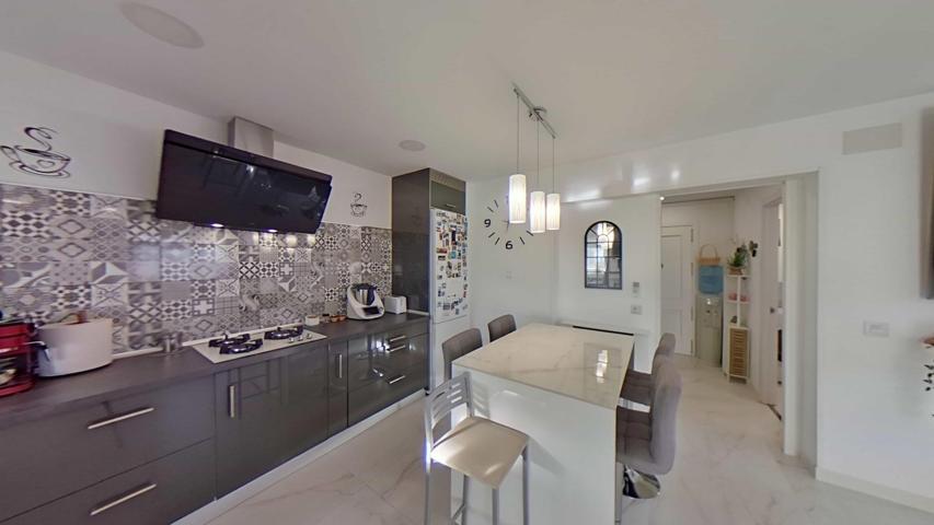 DISOPONIBLE!! Se Vende Espectacular Chalet con piscina en Urb. Montejaral, Loranca de Tajuña. photo 0