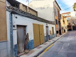 ¡Descubre el encanto de esta casa antigua de pueblo en el corazón de Maracena! photo 0