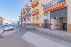 Te presentamos este amplio y luminoso piso que combina comodidad y funcionalidad en Cijuela photo 0