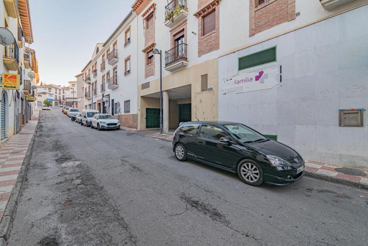 Piso en centro de La Zubia photo 0