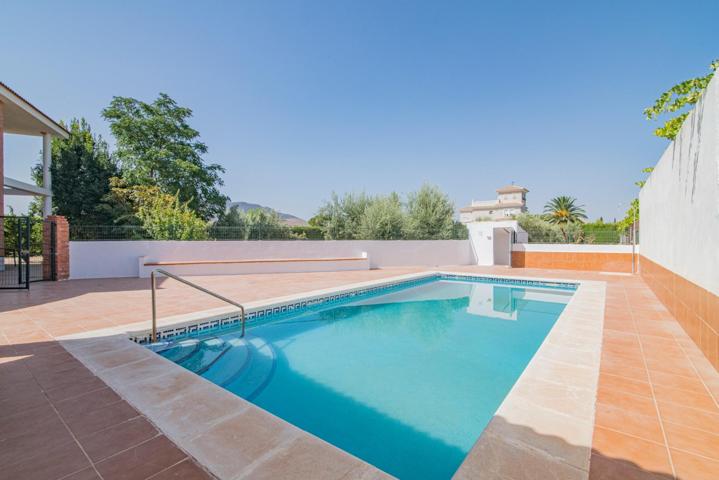 ¡Oportunidad Única! Se Vende Magnífica Casa en Esquina con Amplia Parcela photo 0