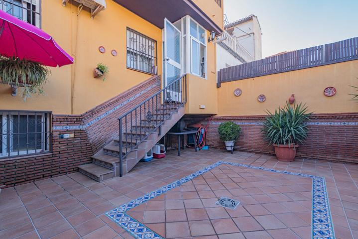 ENCANTADORA CASA DE 3 PLANTAS CON PATIO Y TERRAZA, ¡LISTA PARA ENTRAR A VIVIR! photo 0