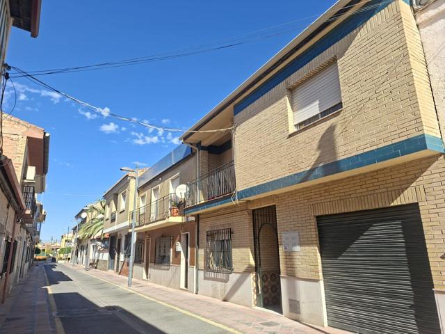 ADOSADA EN ARMILLA CON GRAN PATIO Y GARAJE photo 0