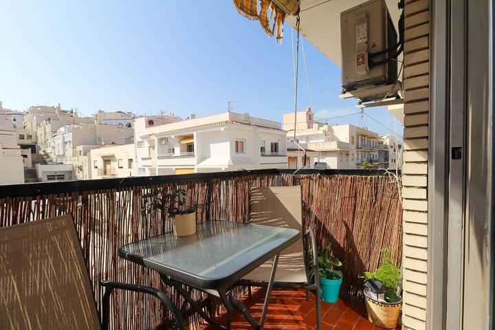 PISO EN EL CENTRO DE SALOBREÑA CON CUATRO DORMITORIOS !!!!!! photo 0