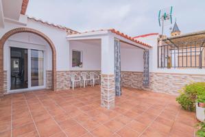 GRAN ATICO-PISO ESTRENO EN ORGIVA CENTRO DE 160 METROS, AMUEBLADO Y CON TERRAZA DE 55 M. photo 0