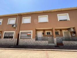 Casa en venta en Montehermoso photo 0