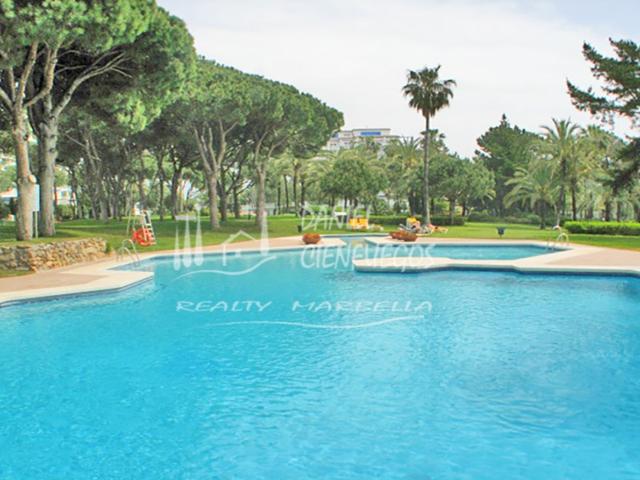 Piso En venta en Aloha, Marbella photo 0