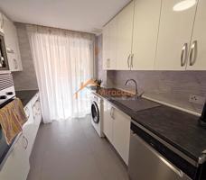 Grupo Inmobiliario Miracasa ofrece a la venta vivienda de 3 dormitorios en Calle Matilde Landa photo 0