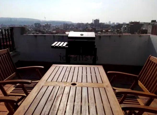 EXCELENTE ATICO EN LES CORTS photo 0