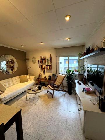 EXCELENTE PISO ALTO Y EXTERIOR EN COLLBLANC photo 0