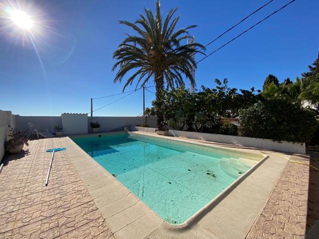 Se Vende Encantador Chalet en la Zona Tranquila de Bacarot - Alicante photo 0