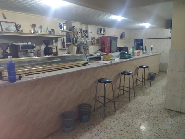 SE VENDE LOCAL-ANTIGUO BAR GRANADA photo 0