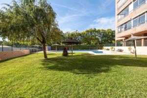 SE VENDE PISO DE 4 HABITACIONES EN BABEL CON PISCINA photo 0