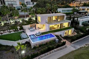 Villa exclusiva de 4 dormitorios en Las Colinas Golf photo 0