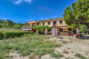 Casa De Campo En venta en Comunidad Valenciana, Relleu photo 0