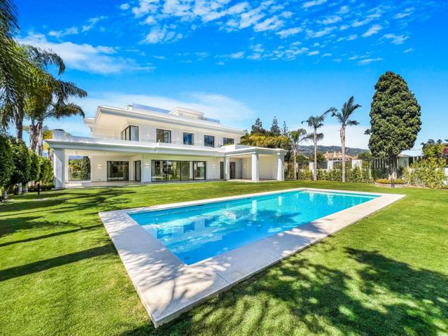 Casa En venta en Lomas De Marbella Club-Puente Romano, Marbella photo 0