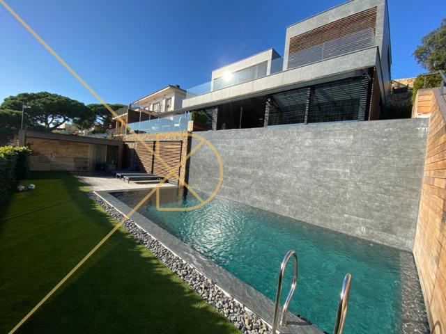 Exclusiva casa de diseño minimalista en Lloret de Mar con vistas al Mar y a la Playa photo 0